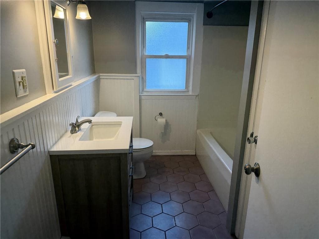 Single Family Residence at 20 Lyman Avenue, Johnston, photo 6 of 11