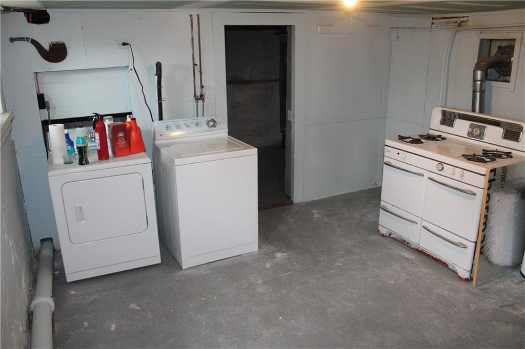 Multi Family at 69 Emanual Street, North Providence, photo 11 of 18