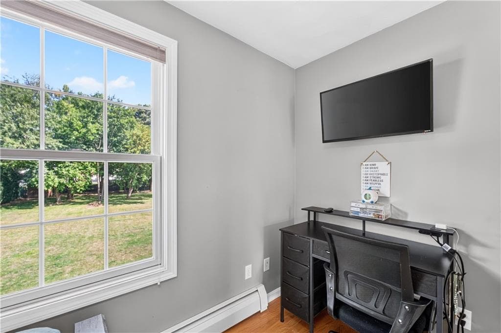 Single Family Residence at 112 Greenwich Avenue, Warwick, photo 23 of 40
