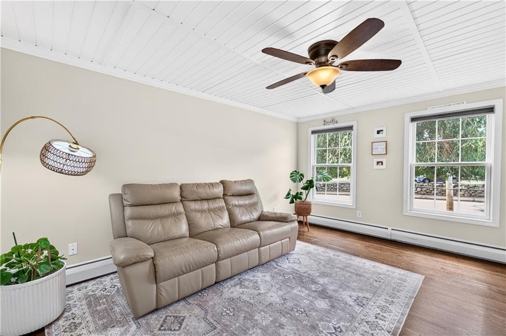 Single Family Residence at 112 Greenwich Avenue, Warwick, photo 13 of 40