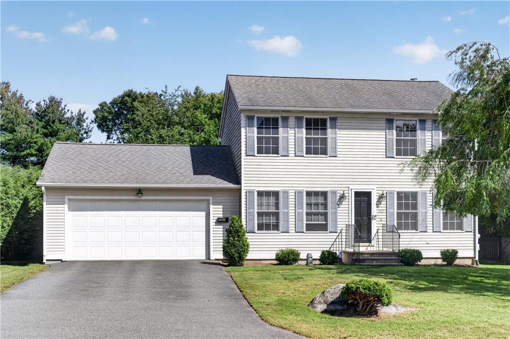 Single Family Residence at 112 Greenwich Avenue, Warwick, photo 3 of 40