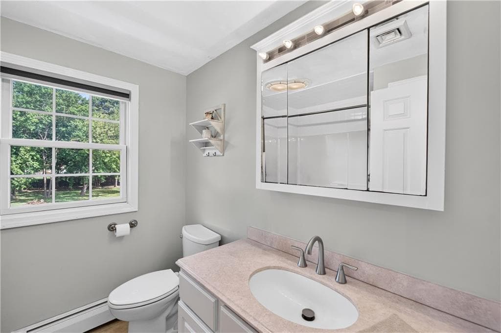 Single Family Residence at 112 Greenwich Avenue, Warwick, photo 28 of 40