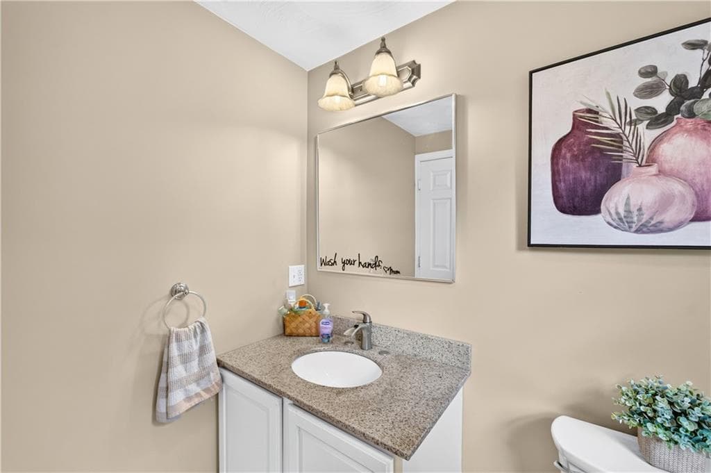 Single Family Residence at 112 Greenwich Avenue, Warwick, photo 18 of 40
