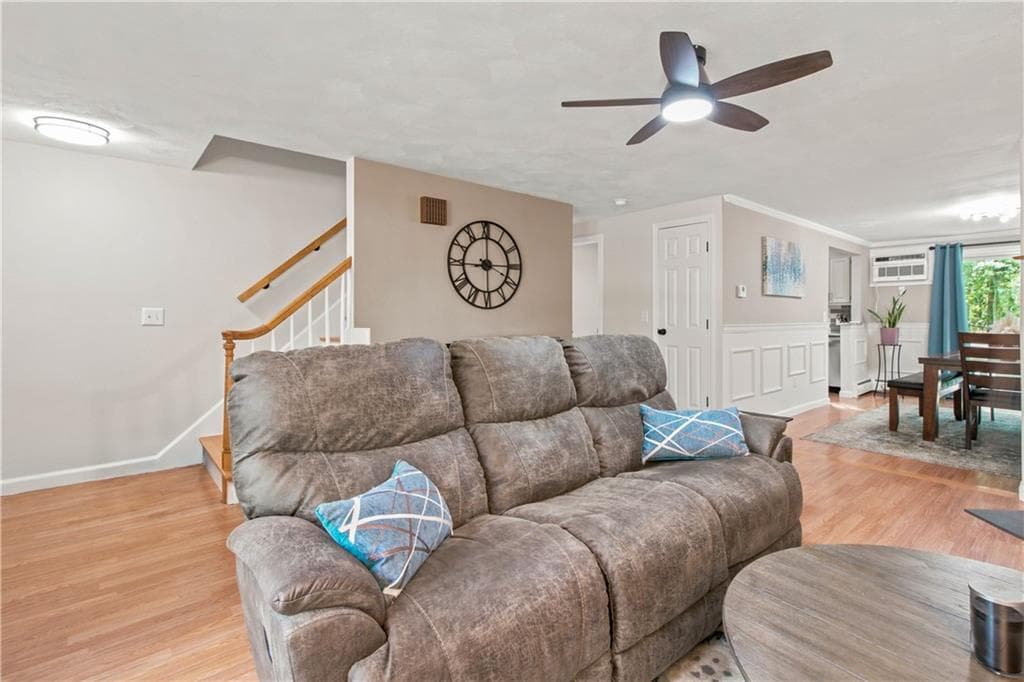 Condominium at 30 Eagle Run UNIT B, Warwick, photo 3 of 27