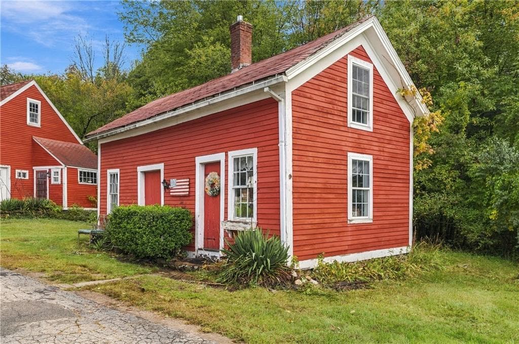 Single Family Residence at 406 South Main Street, Burrillville, photo 7 of 26