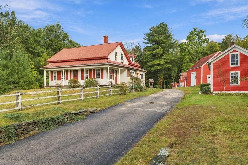 Single Family Residence at 406 South Main Street, Burrillville, photo 4 of 26