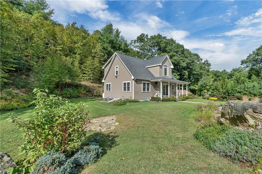 Single Family Residence at 68 Wolf Hill Road, Smithfield, photo 47 of 47