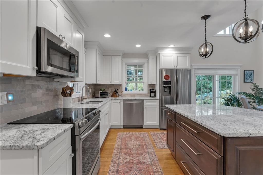 Single Family Residence at 68 Wolf Hill Road, Smithfield, photo 12 of 47