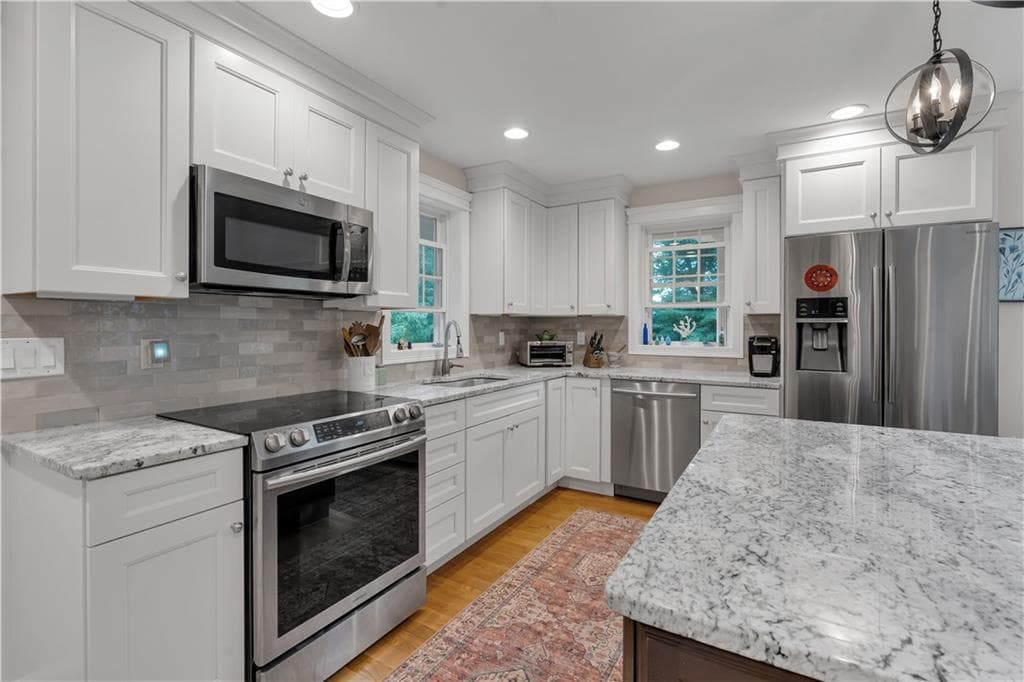 Single Family Residence at 68 Wolf Hill Road, Smithfield, photo 10 of 47