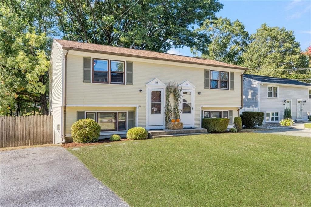 Multi Family at 131 133 Kenyon Avenue, Warwick, photo 2 of 25