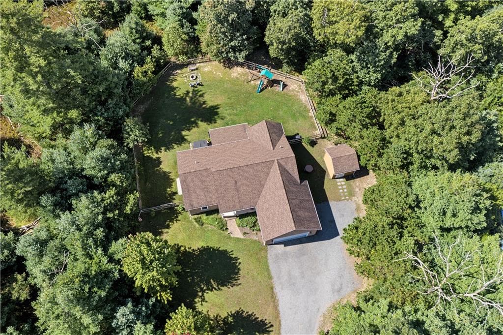 Single Family Residence at 38 Small Pox Trail, Richmond, photo 5 of 40