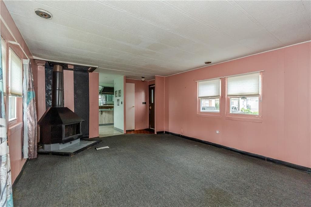 Single Family Residence at 42 Alfa Drive, Pawtucket, photo 3 of 8