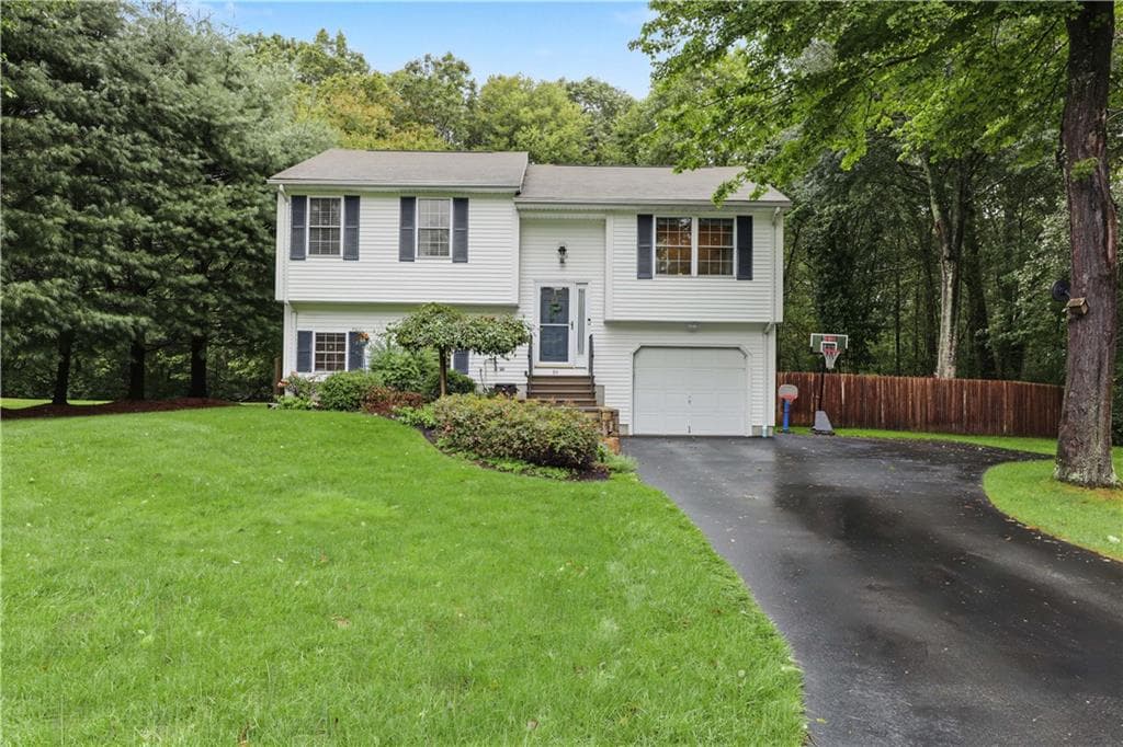 84 Red Maple Terrace