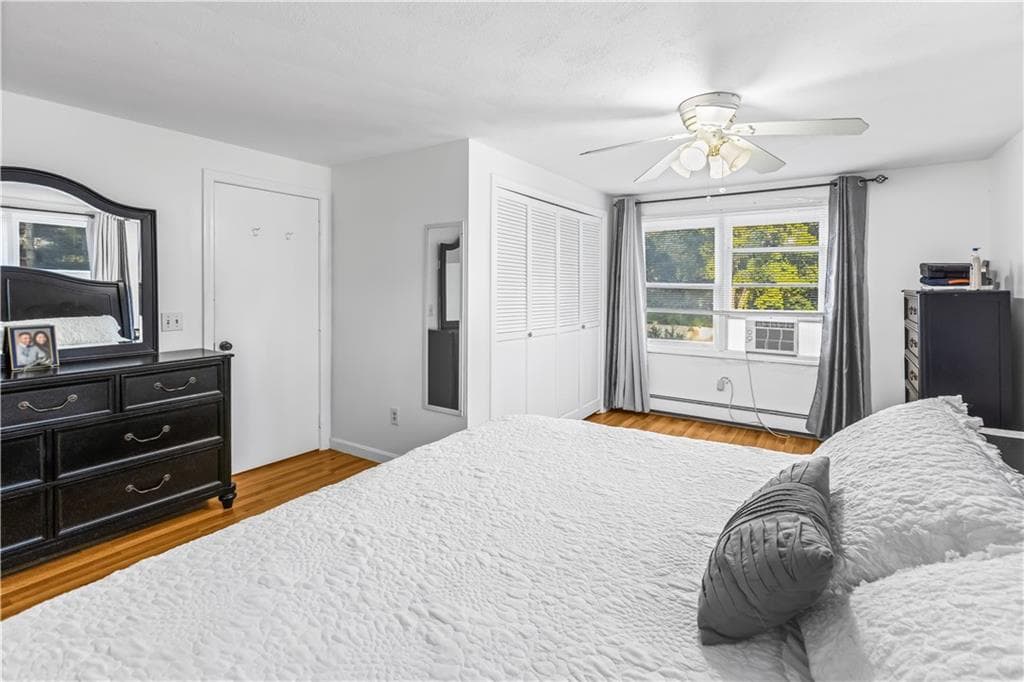 Single Family Residence at 565 Sandy Lane, Warwick, photo 20 of 29