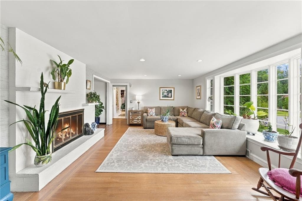 Single Family Residence at 21 Lawnacre Drive, Cranston, photo 27 of 50