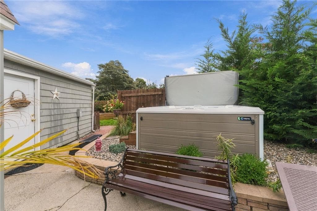 Single Family Residence at 21 Lawnacre Drive, Cranston, photo 16 of 50