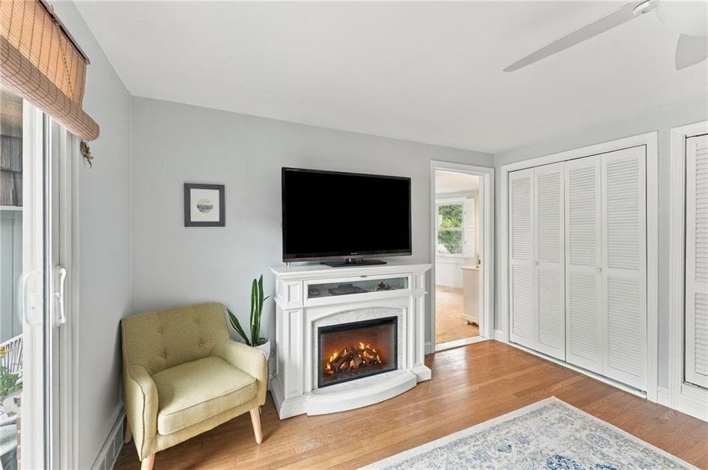 Single Family Residence at 21 Lawnacre Drive, Cranston, photo 39 of 50