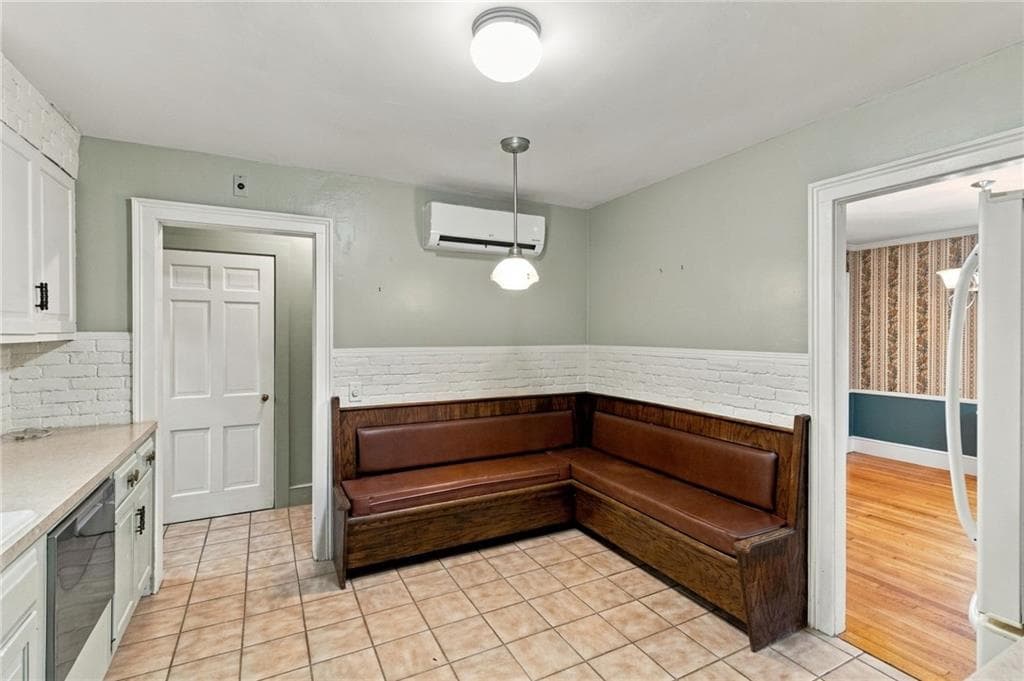 Single Family Residence at 14 Englewood Lane, Warwick, photo 23 of 34