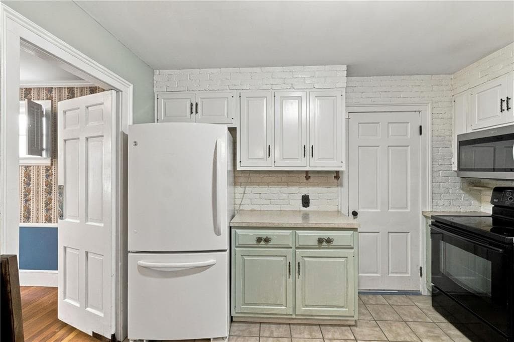 Single Family Residence at 14 Englewood Lane, Warwick, photo 21 of 34