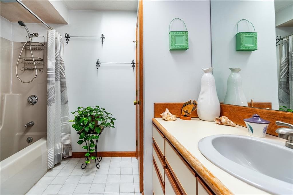 Condominium at 75 Glen Drive UNIT 1D, West Warwick, photo 27 of 49
