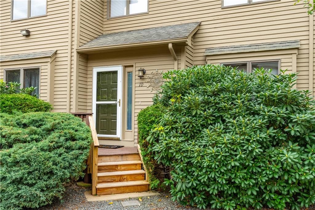 Condominium at 75 Glen Drive UNIT 1D, West Warwick, photo 5 of 49