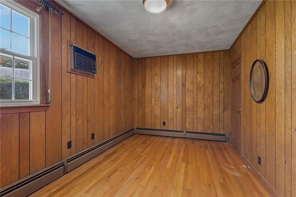 Single Family Residence at 5 Kimberly Ann Drive, Smithfield, photo 17 of 38