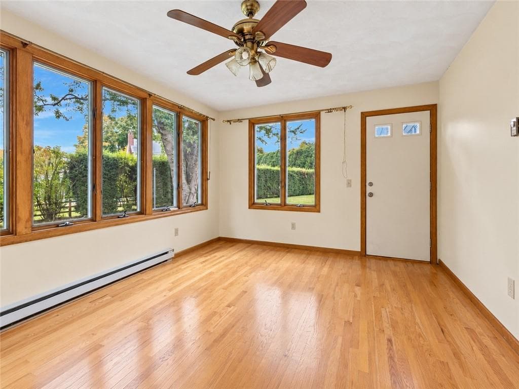 Single Family Residence at 5 Kimberly Ann Drive, Smithfield, photo 12 of 38