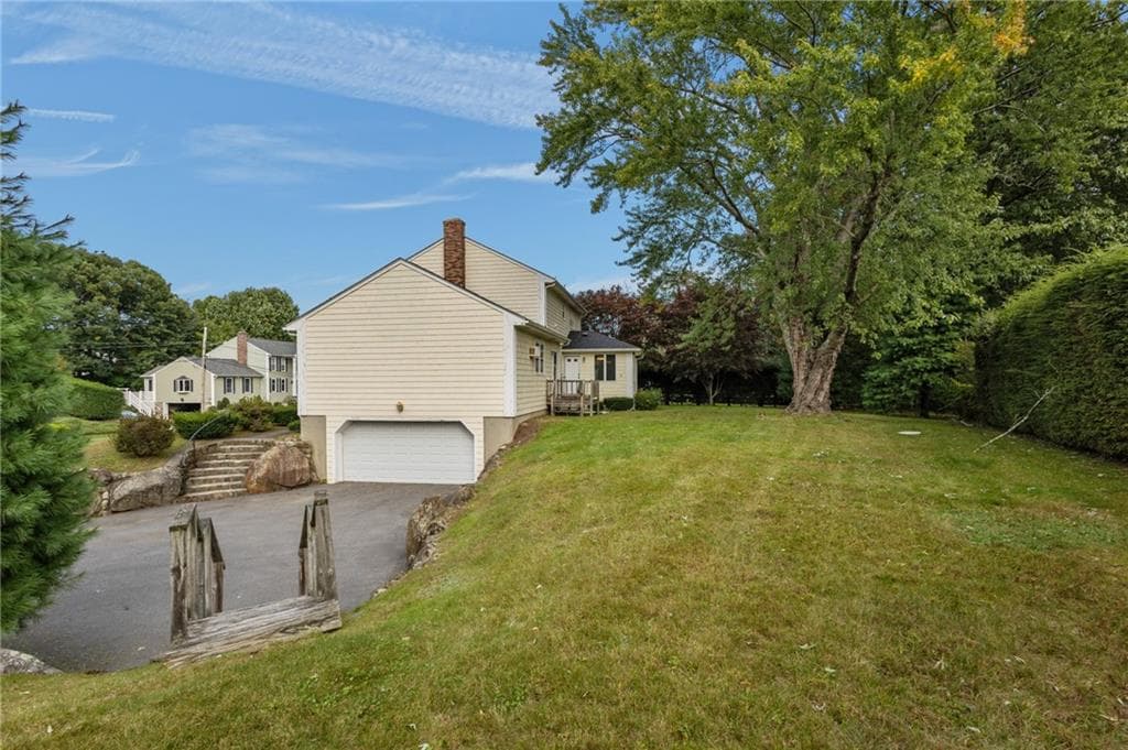 Single Family Residence at 5 Kimberly Ann Drive, Smithfield, photo 38 of 38
