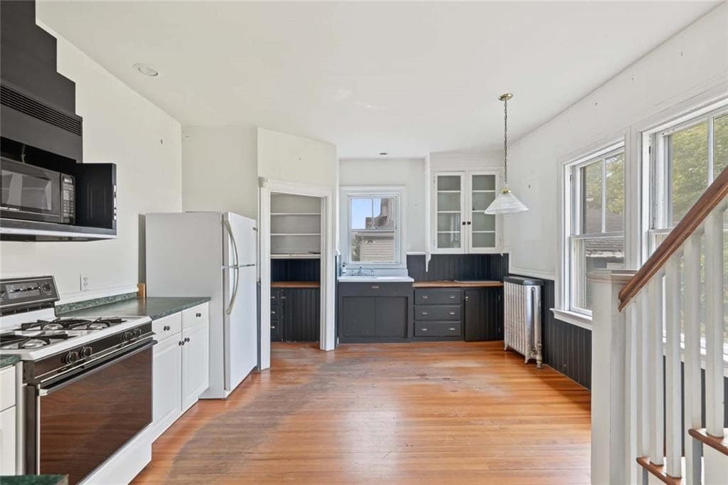 Single Family Residence at 71 Bernard Street, Providence, photo 16 of 32
