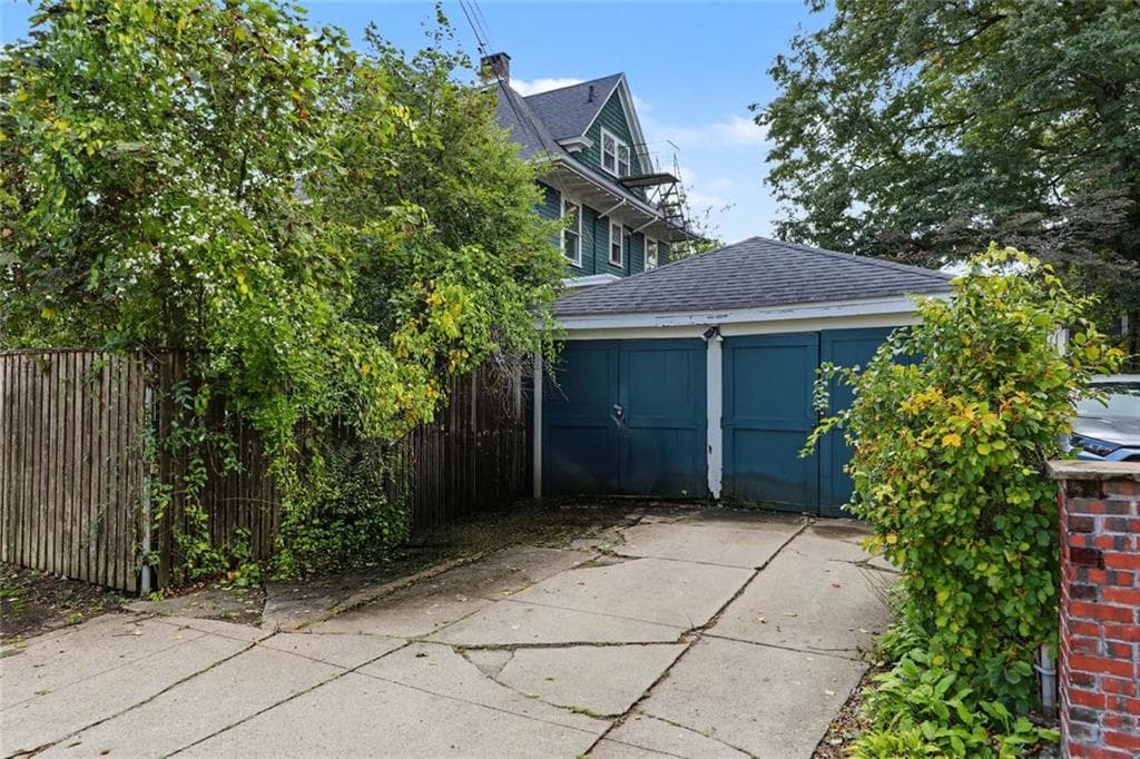 Single Family Residence at 71 Bernard Street, Providence, photo 4 of 32