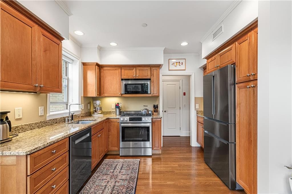 Condominium at 1180 Narragansett Boulevard UNIT F2, Cranston, photo 14 of 40