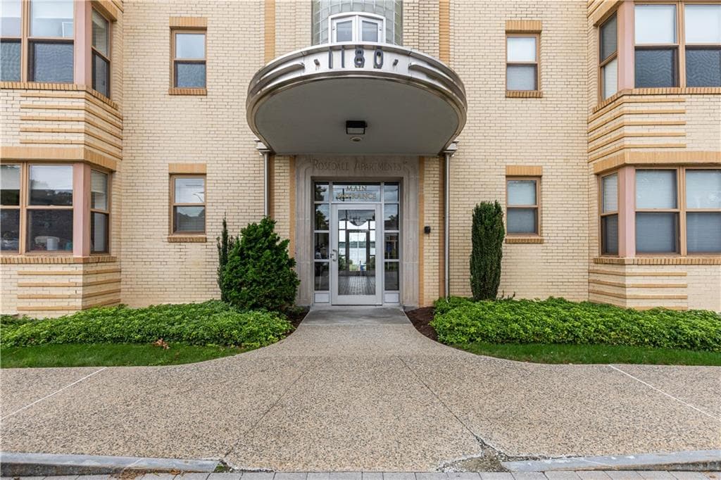 Condominium at 1180 Narragansett Boulevard UNIT F2, Cranston, photo 37 of 40