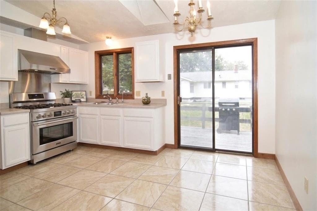 Single Family Residence at 148 Wakefield Street, West Warwick, photo 4 of 10