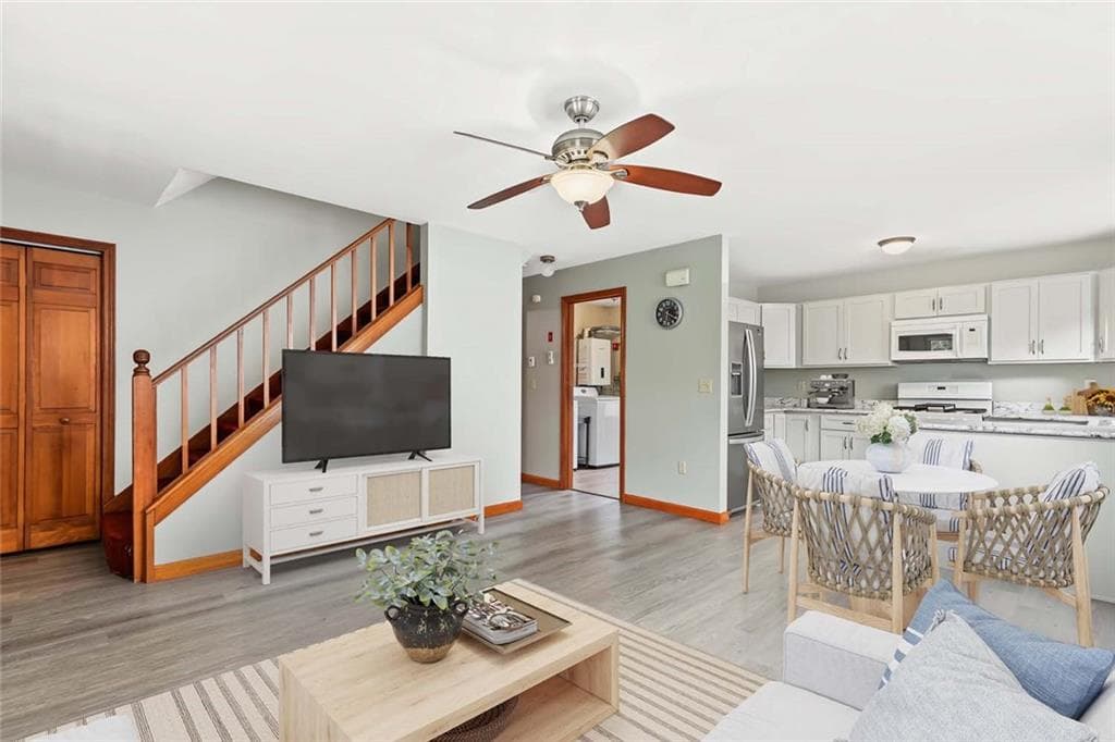 Single Family Residence at 55 Lafayette Avenue, South Kingstown, photo 11 of 47