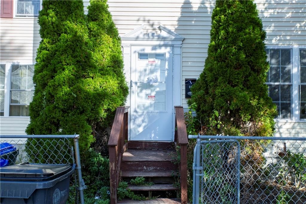Condominium at 281 Swan Street UNIT A, Providence, photo 2 of 19