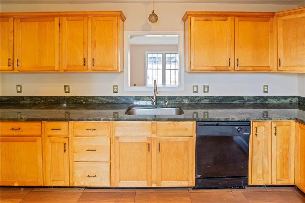 Condominium at 281 Swan Street UNIT A, Providence, photo 4 of 19