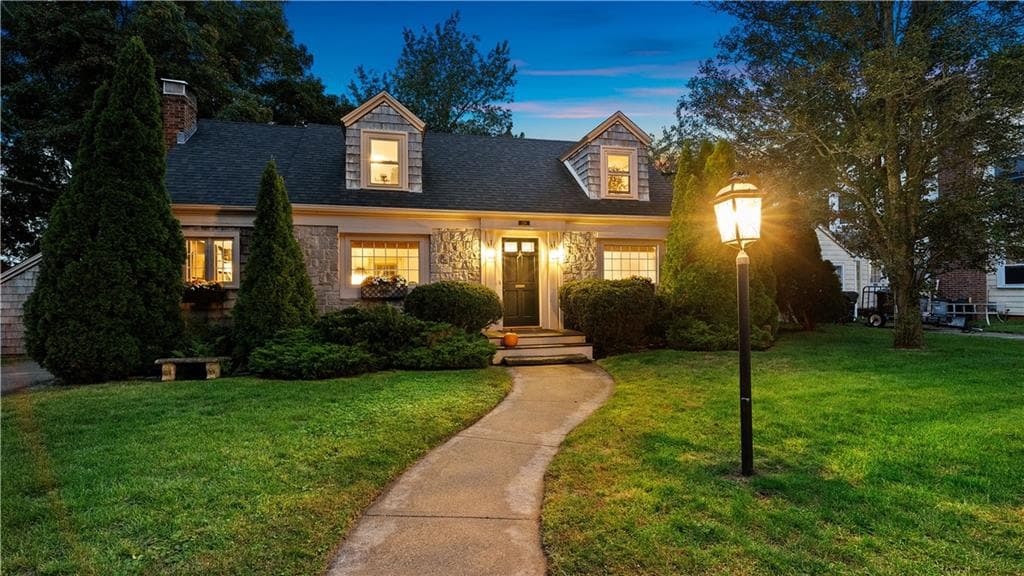 Single Family Residence at 138 Audubon Road, Warwick, photo 2 of 38