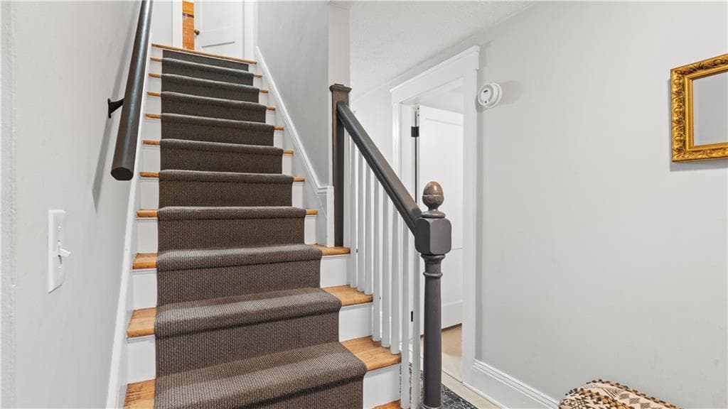 Single Family Residence at 138 Audubon Road, Warwick, photo 22 of 38