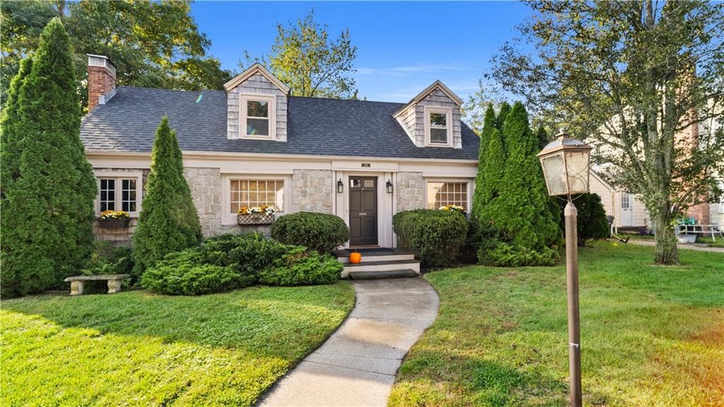 Single Family Residence at 138 Audubon Road, Warwick, photo 3 of 38