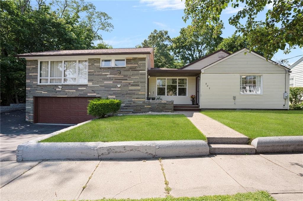 Single Family Residence at 807 Pontiac Avenue, Cranston, photo 2 of 30