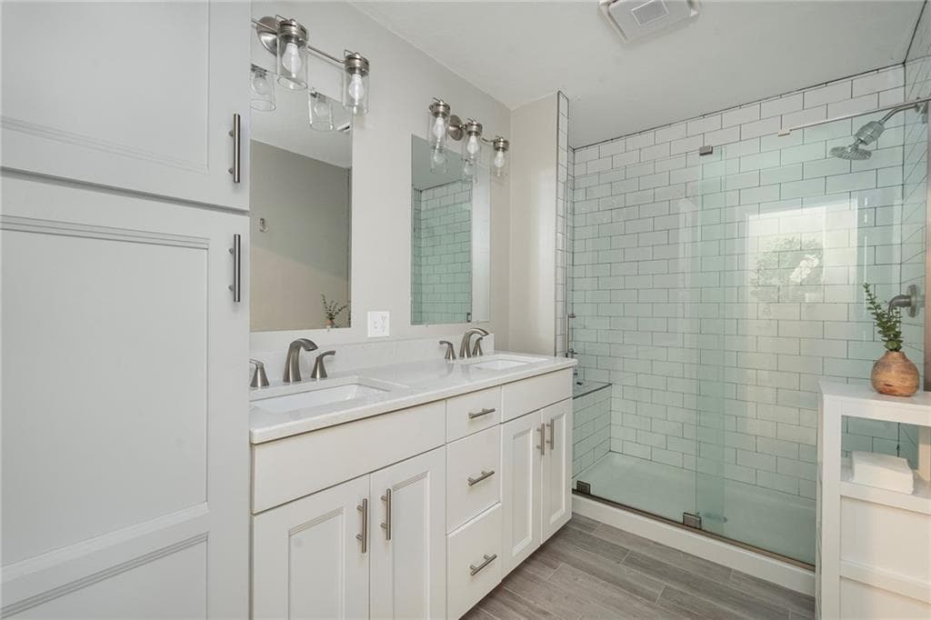 Condominium at 601 Hunting Hill Drive, Cumberland, photo 22 of 36