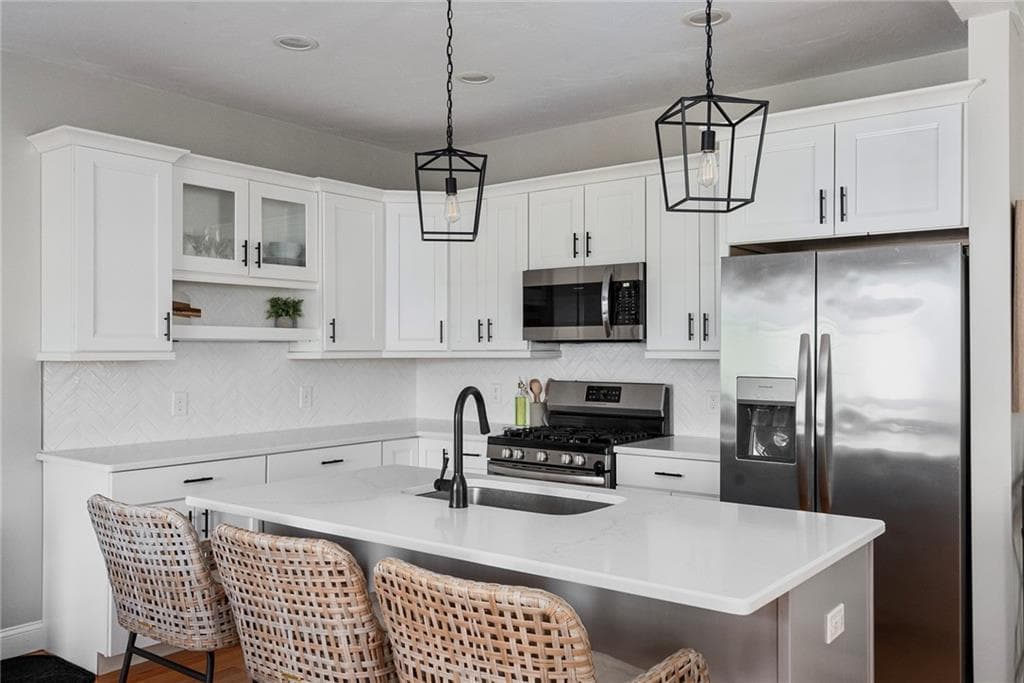 Condominium at 601 Hunting Hill Drive, Cumberland, photo 7 of 36