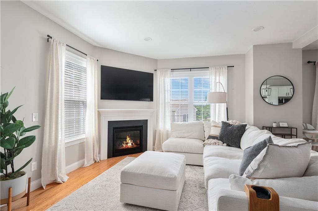 Condominium at 601 Hunting Hill Drive, Cumberland, photo 3 of 36