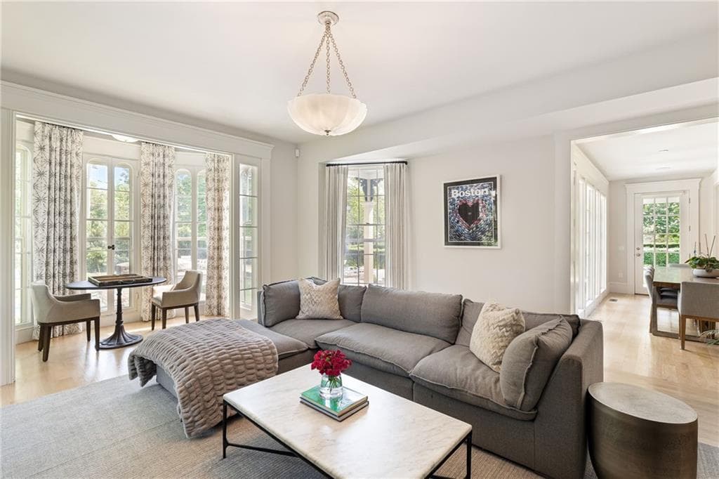 Single Family Residence at 29 Greenough Place, Newport, photo 12 of 41