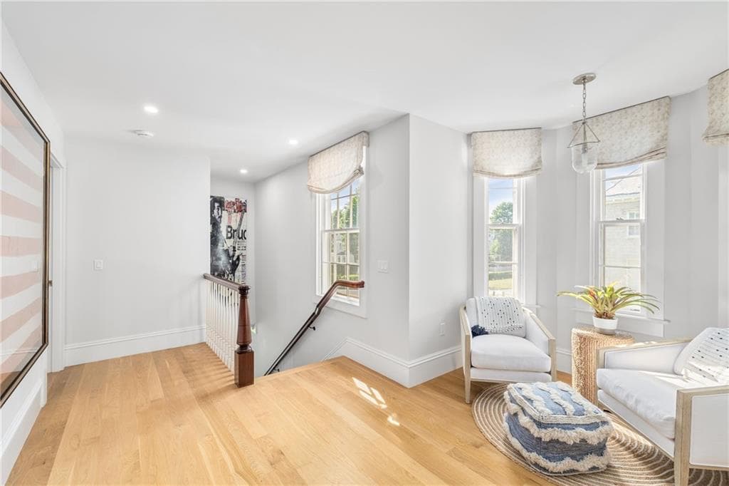 Single Family Residence at 29 Greenough Place, Newport, photo 22 of 41