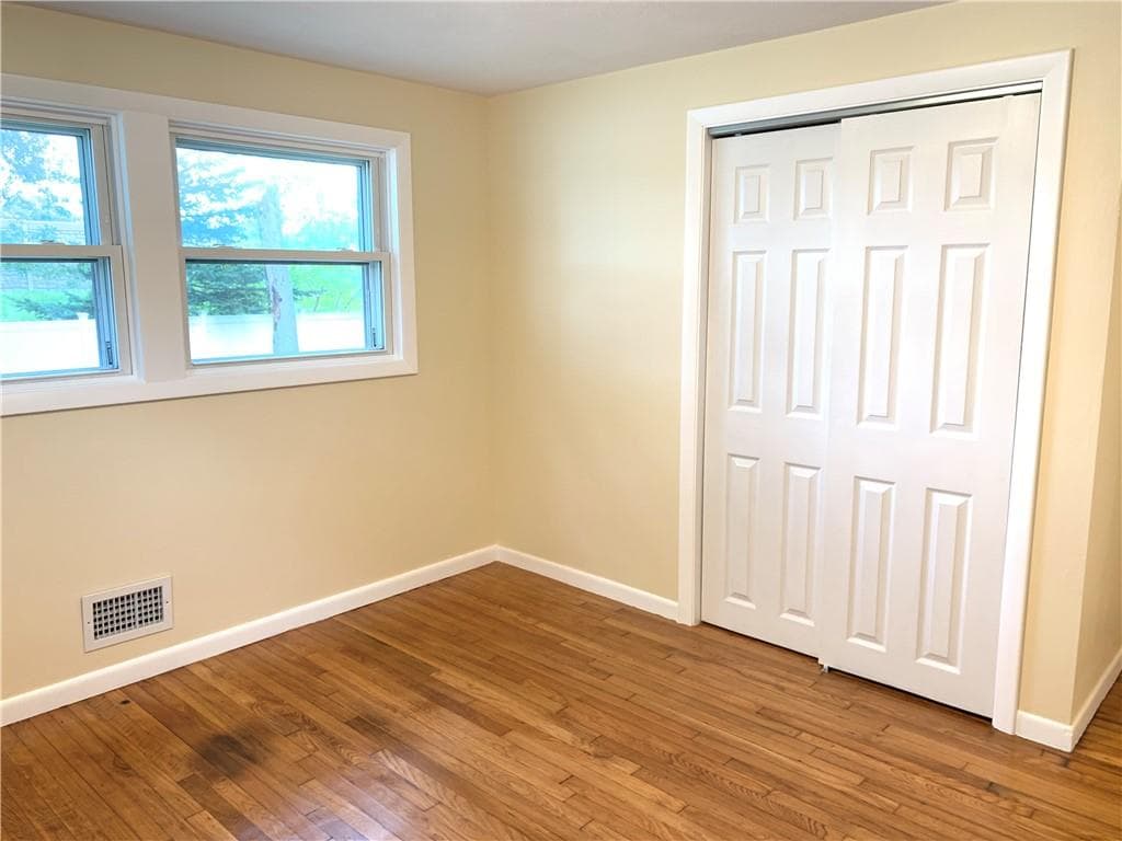 Single Family Residence at 66 Palace Avenue, Warwick, photo 27 of 42