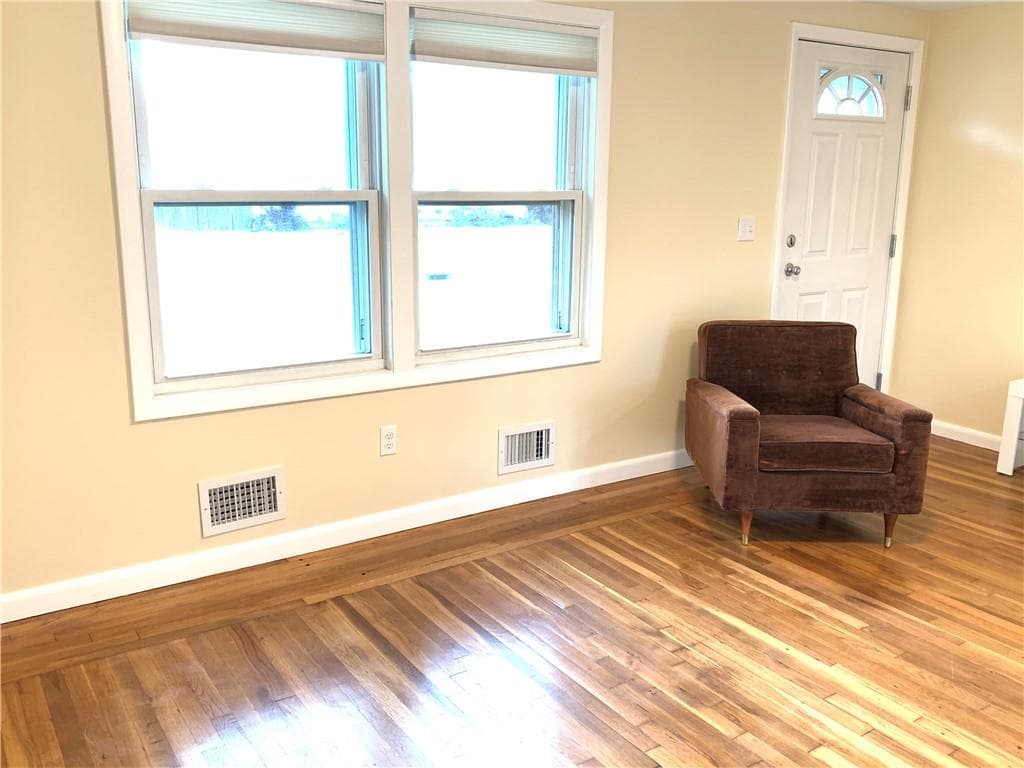 Single Family Residence at 66 Palace Avenue, Warwick, photo 13 of 42
