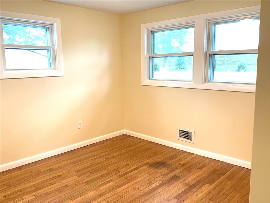 Single Family Residence at 66 Palace Avenue, Warwick, photo 26 of 42