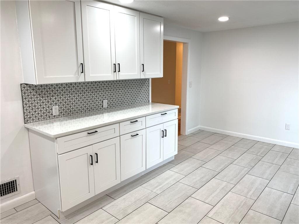 Single Family Residence at 66 Palace Avenue, Warwick, photo 10 of 42