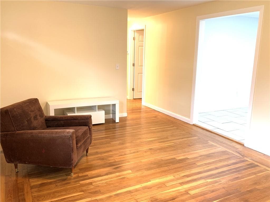 Single Family Residence at 66 Palace Avenue, Warwick, photo 14 of 42